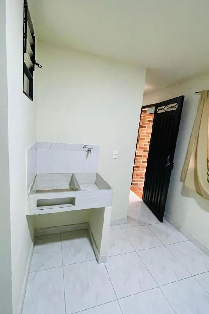 Apartamento Aparta-Estudio Amoblado En Medellin, Campo Valdes Colombia